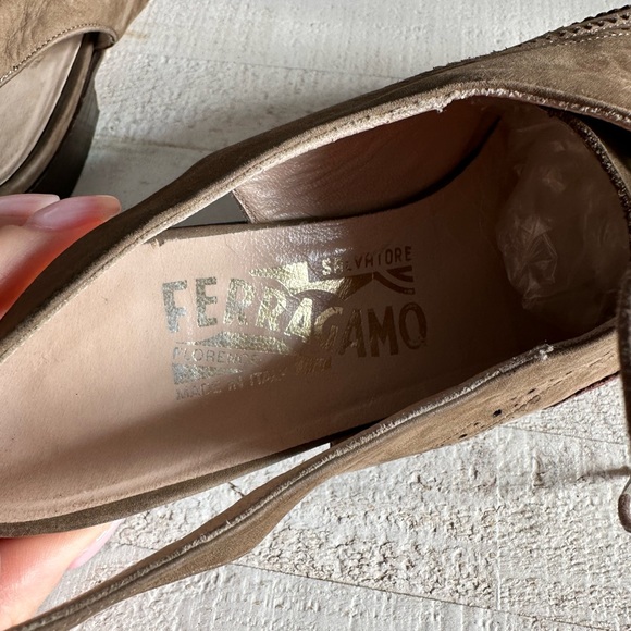 Salvatore Ferragamo Two Tone Wing Tip Vintage Suede Slingbacks sz: 8 - Picture 5 of 10